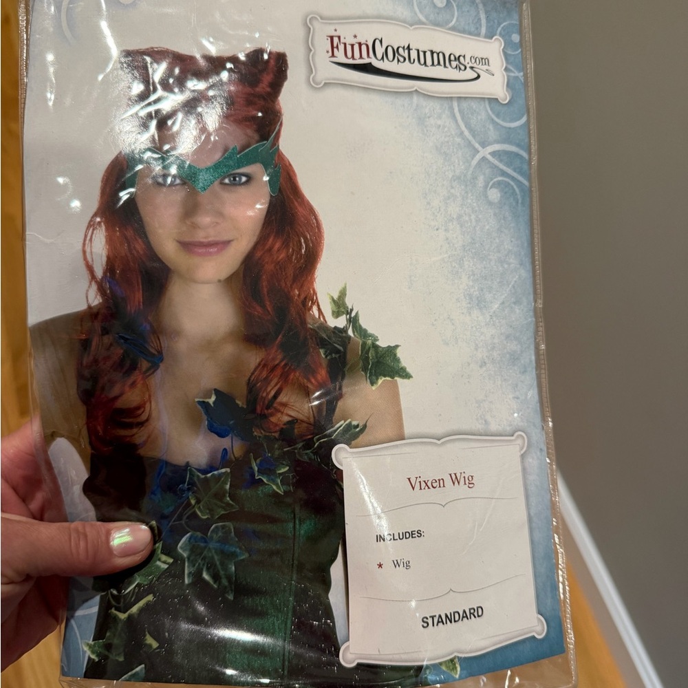 FunCostumes Vixen Wig/ Poison Ivy wig - Red
